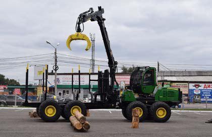 Флагманы John Deere на крупнейшей лесопромышленной выставке «Эксподрев - 2017»